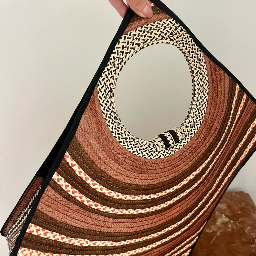 Artistic Circular Handle Tote - Picture 5 of 11
